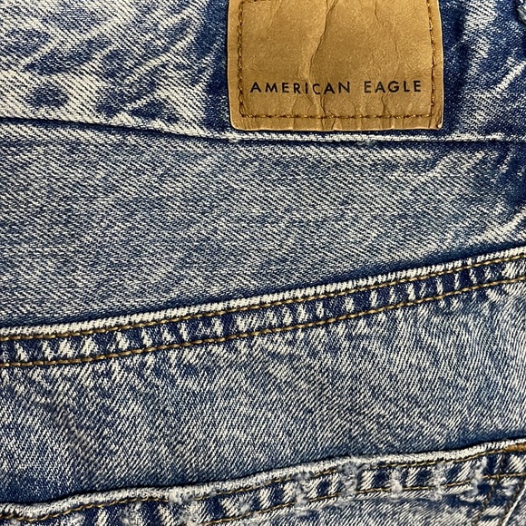 Curvy Mom Jean Distressed - Picture 2 of 5